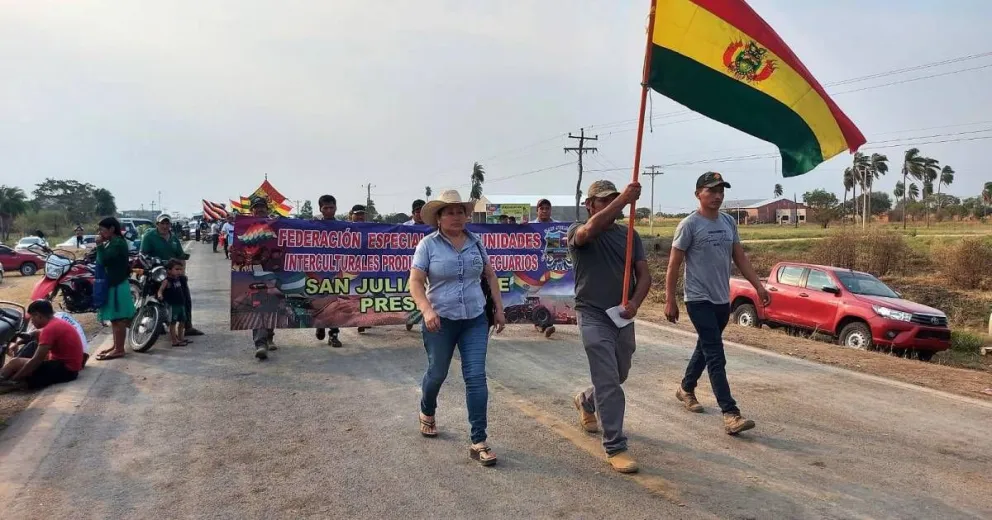 Agricultores que bloquen en San Julián realizaron un desfile por las fiestas patrias. Foto: storyfed.com
