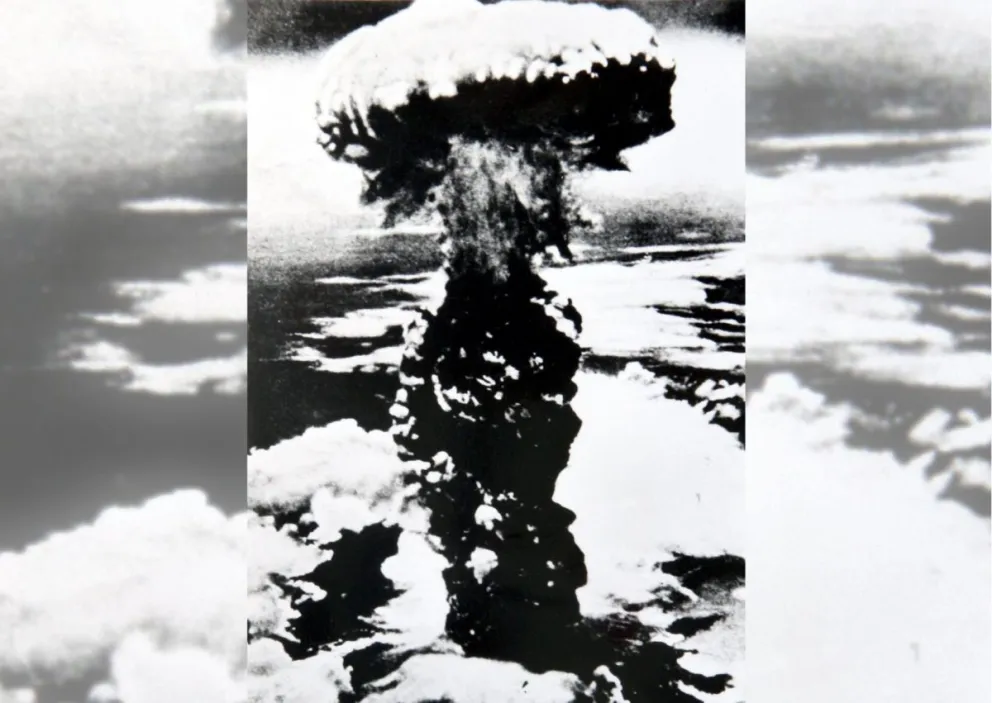 Imagen de archivo facilitada por el Museo de la Bomba Atómica de Nagasaki que muestra la nube en forma de champiñón originada el 9 de agosto de 1945: Foto: EFE