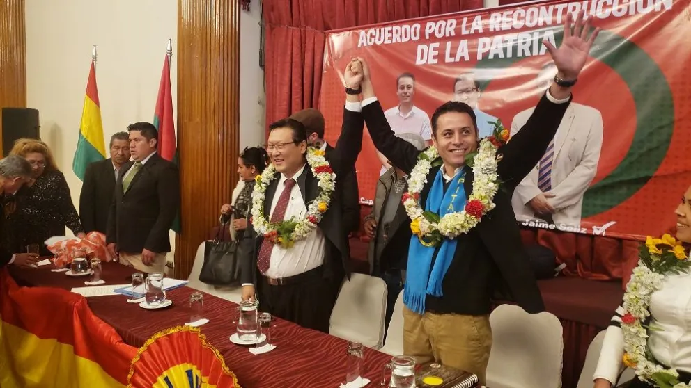 Los políticos, en la presentación de la alianza.  Foto: Carlos Quisbert 