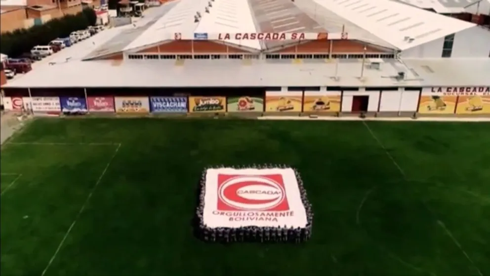 La cancha de césped natural que pertenece a La Cascada. Foto: La Cascada