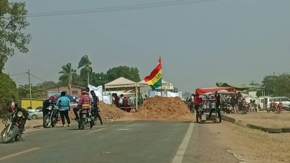 El bloqueo en San Julián lleva 10 días. Las protestas del Norte Integrado podrían iniciar mañana. Foto: Informando.tv (Facebook)