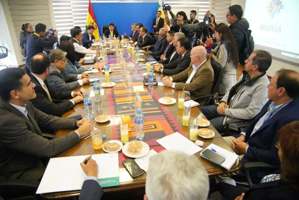 Empresarios reunidos con autoridades de Gobierno. Foto: ABI