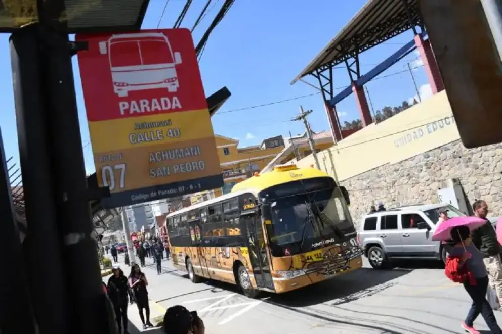Los buses municipales requieren del diésel para operar.  Foto: AMUN 