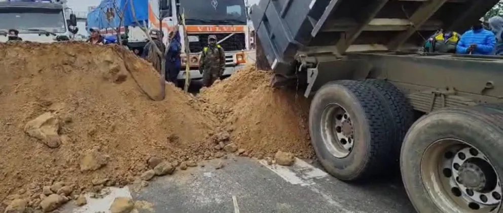 El bloqueo duró sólo tres horas, antes de la intervención policial. Foto: Radio Continental Online