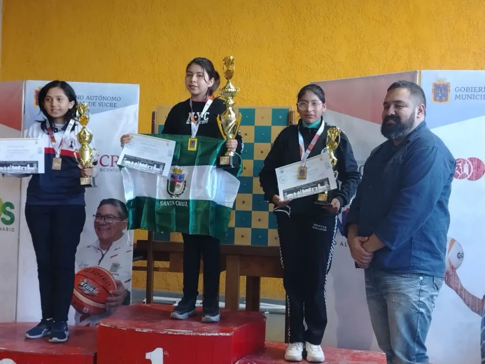 Las premiadas de la rama femenina en Sucre. Foto: Federación Boliviana de Ajedrez.