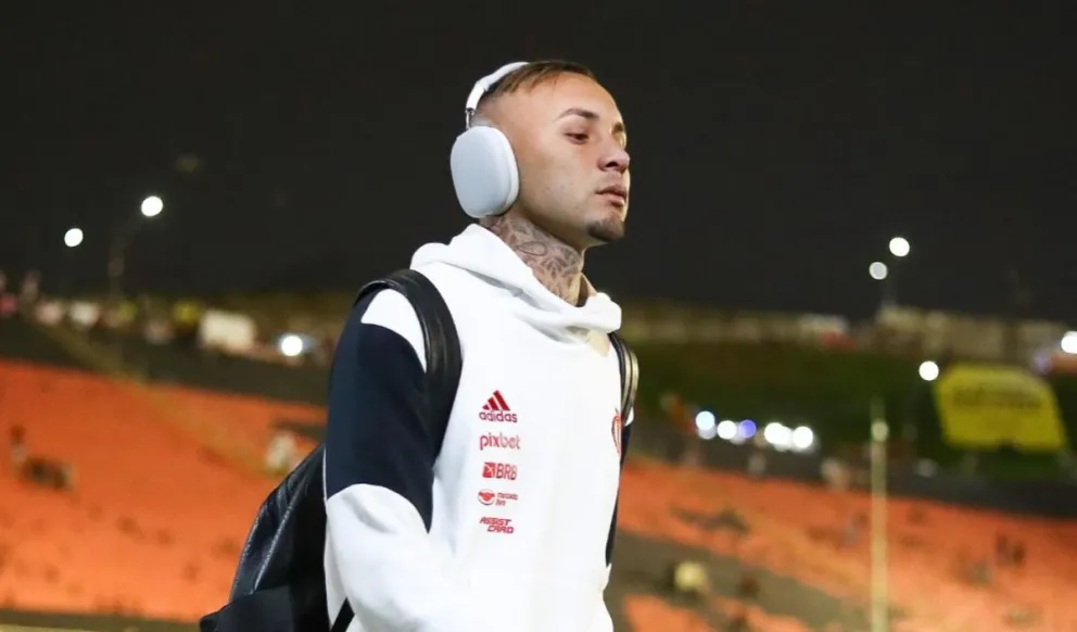 Everton Cebolinha será baja para lo que resta del año. Foto: Flamengo.
