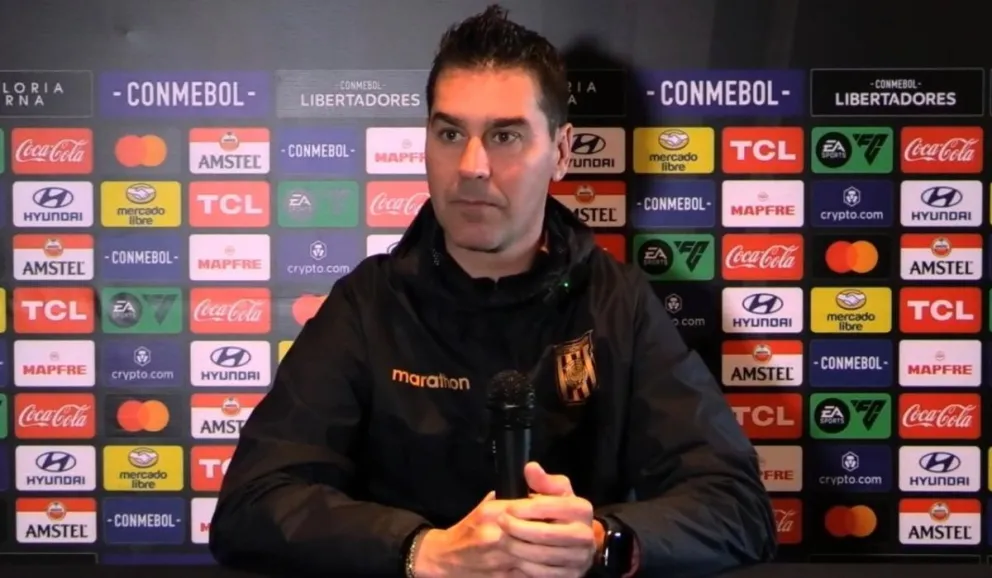 Juan Rescalvo, asistente técnico de The Strongest, habló en la previa del partido con Peñarol. Foto: Captura de pantalla. 