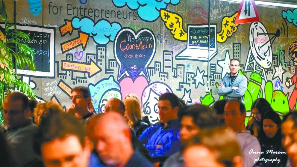 Empresarios se reúnen en el campus de Google, en Tel Aviv. Foto: The T