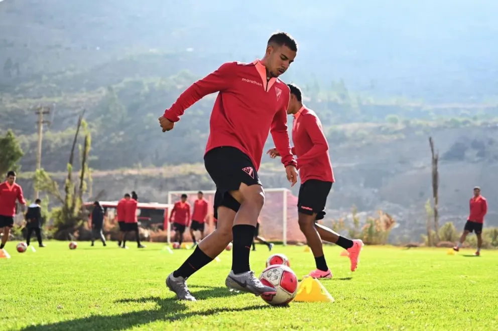 Un entrenamiento de los millonarios en la zona de Achocalla. Foto: Always Ready