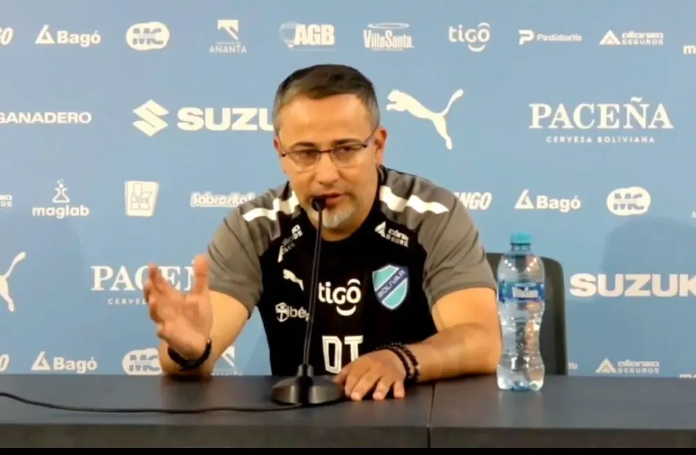 Flavio Robatto, el entrenador de Bolívar, en una conferencia anterior.