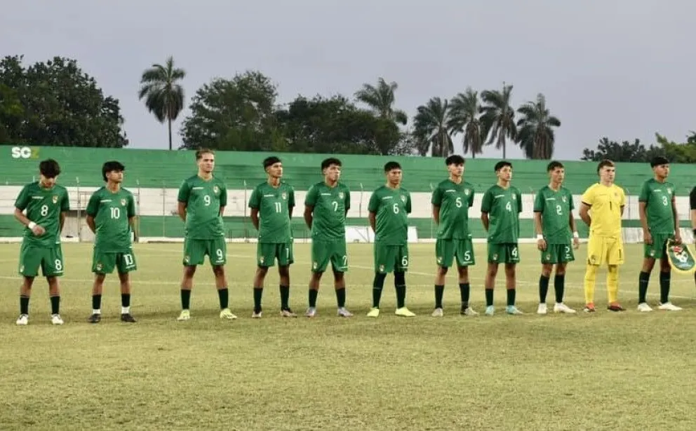 La selección boliviana antes de afrontar el amistoso de Montero. Foto: FBF
