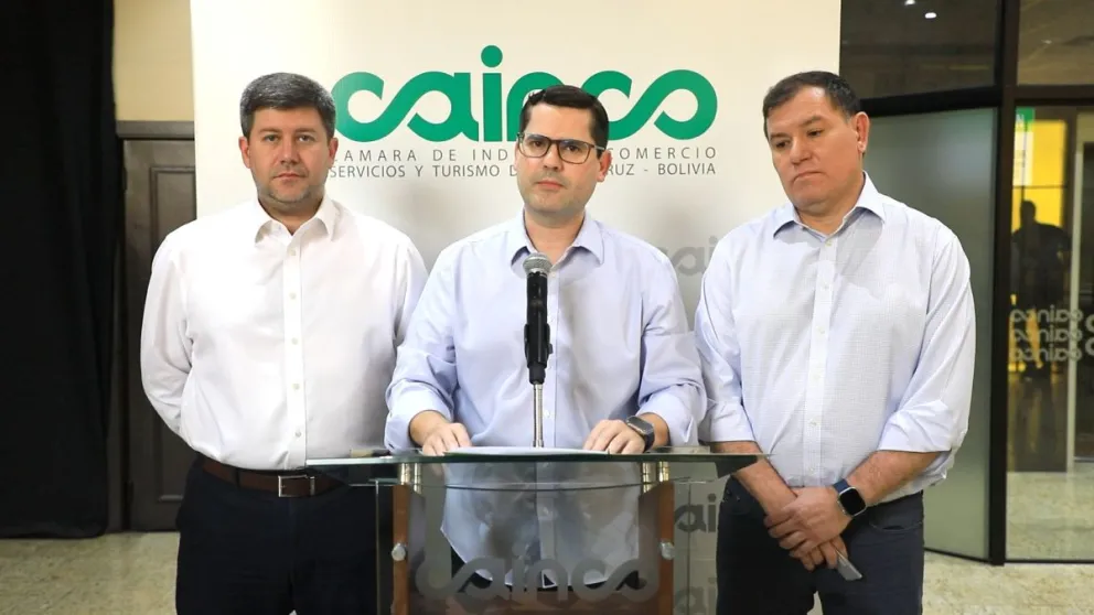Los ejecutivos de la Cainco en su pronunciamiento de este viernes. Foto: Cainco