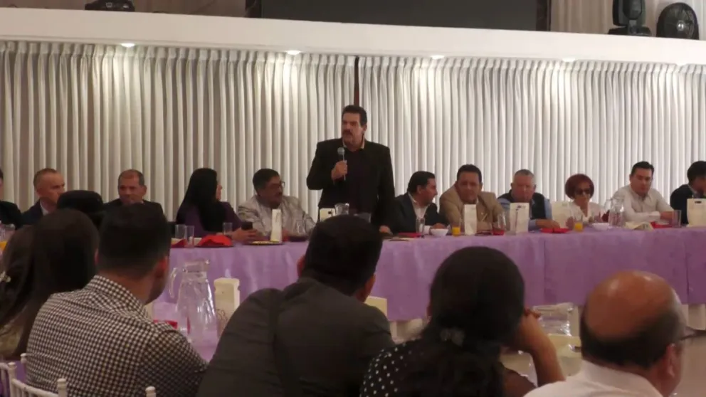 Manfred, reunido esta tarde con diputados y senadores disidentes de CC y Creemos. Foto: Captura de video