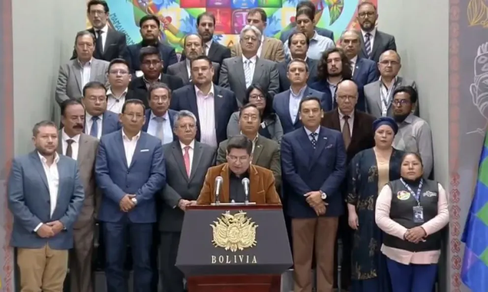 Gobierno y empresarios brindan conferencia de prensa. Foto: captura