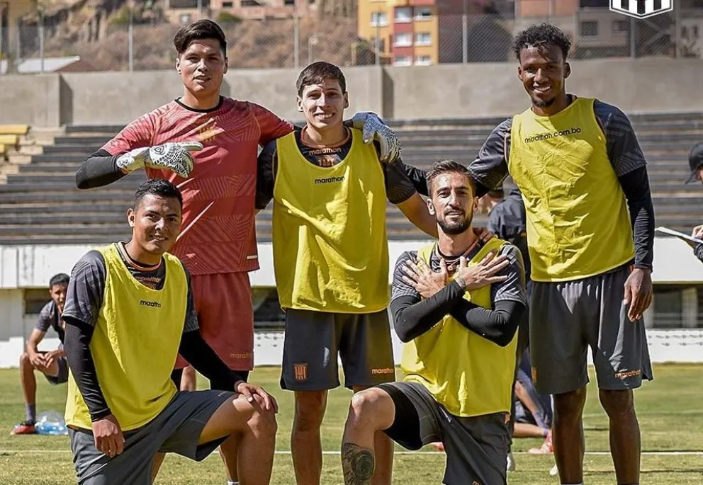 Jugadores del Tigre a la conclusión de una de sus últimas prácticas. Foto: club The Strongest.
