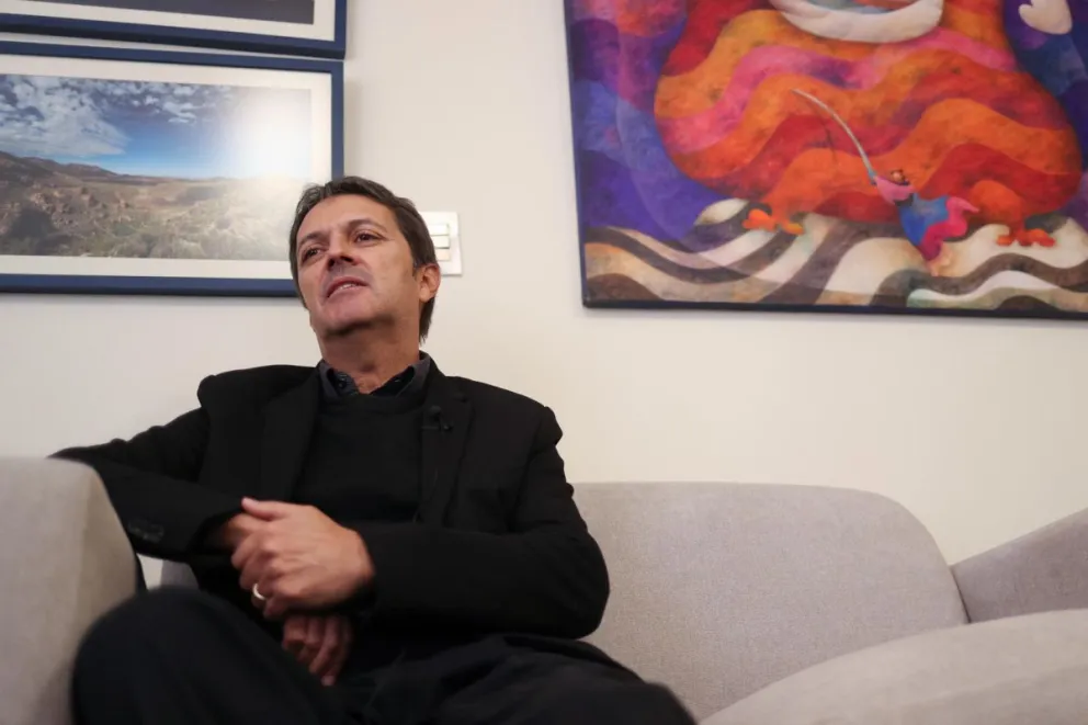 Foto del 2 de agosto de 2024 del representante de la FAO en Bolivia, Rodrigo Roubach, durante una entrevista con EFE en La Paz (Bolivia). Foto: EFE