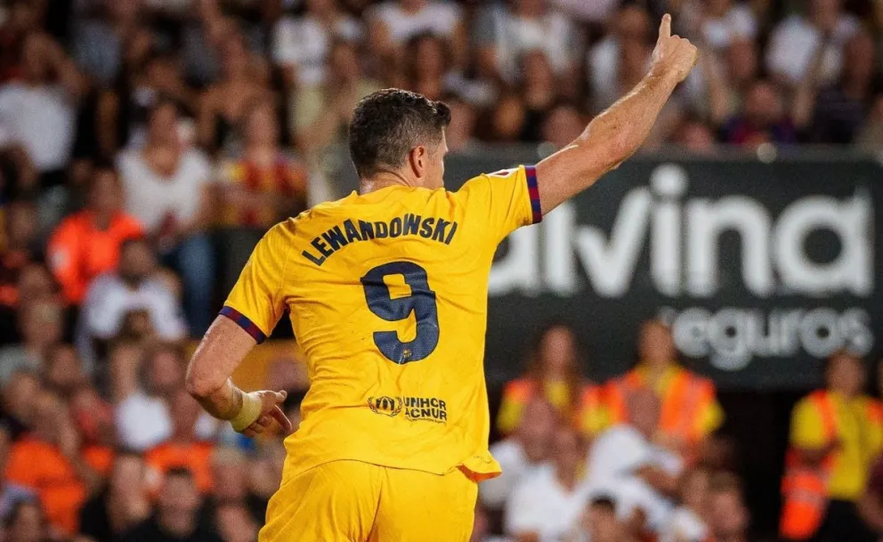 Lewandowski celebra uno de los dos goles que anotó. Foto: FC Barcelona.