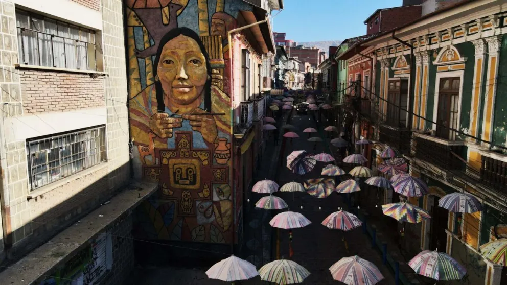 Fotografía del 31 de julio de 2024 de la calle de las Brujas, en La Paz (Bolivia). Foto: EFE