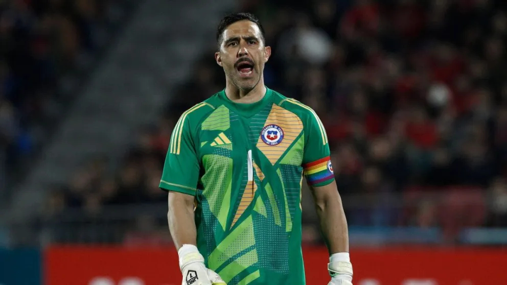 Claudio Bravo durante uno de los partidos de Chile en la última Copa América. Foto: CNN CHile