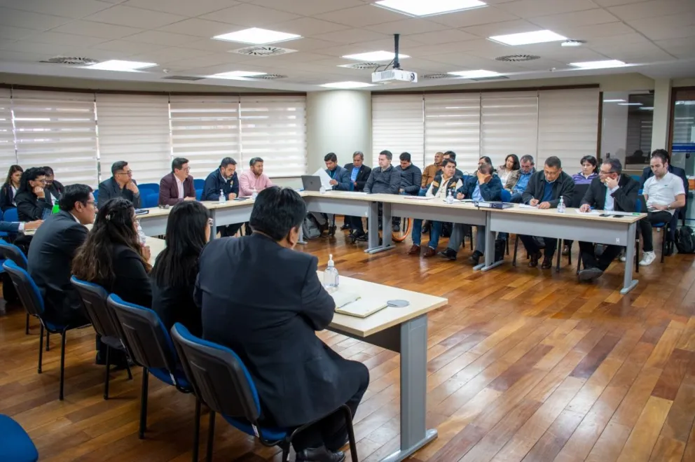 Reunión de gobernadores con autoridades de Gobierno. Foto: Ministerio de Economía