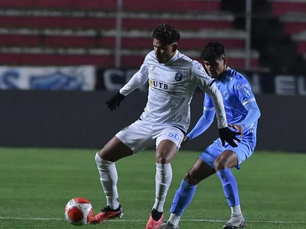 Incidencia entre Bolívar (de celeste) y San Antonio. Foto: APG.