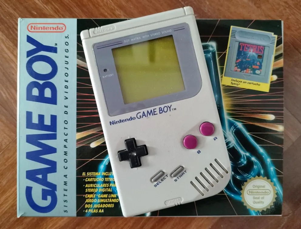 Una videoconsola portátil Game Boy, desarrollada y comercializada por Nintendo. Foto: EFE