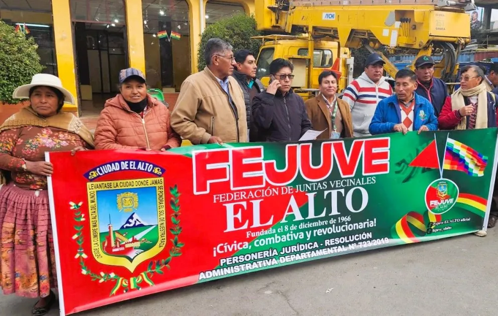 Los miembros de la FEJUVE alteña que emitieron un pronunciamiento. Foto: FEJUVE