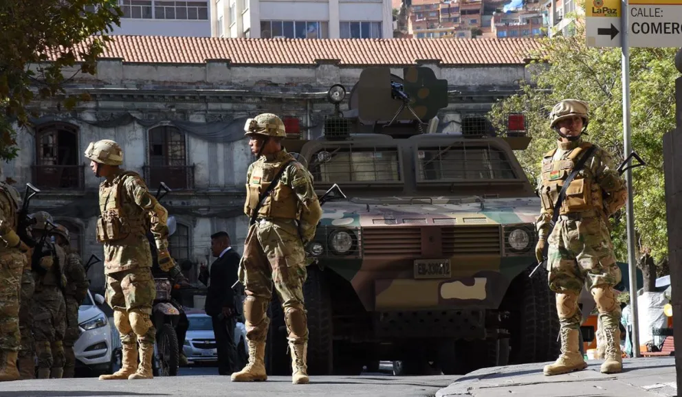 Militares en la plaza Murillo, el pasado 26 de junio. Foto: APG
