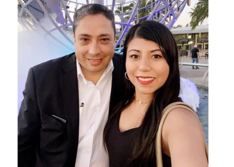 Héctor Arce con su esposa. Foto: Facebook de Mel Jaramillo