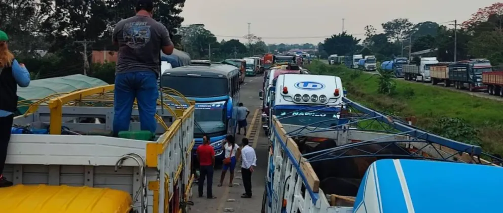 Una vista del bloqueo en Yapacaní. Foto: Unitel