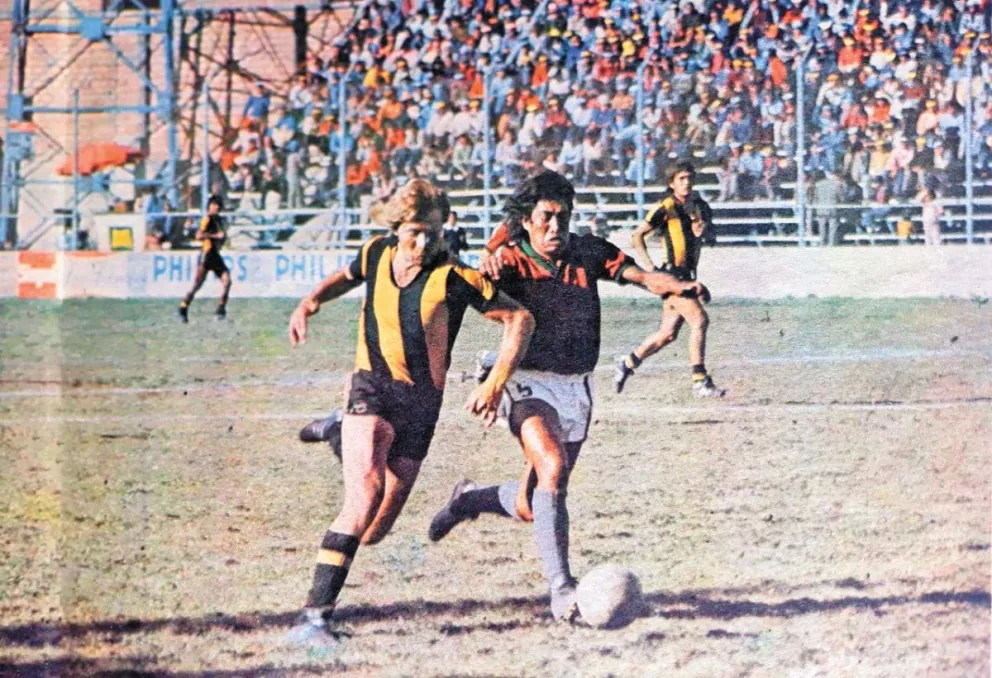 Incidencia del primer partido de la Liga en La Paz entre The Strongest y Municipal, en Tembladerani. Fue el 18 de septiembre de 1977. Foto: William Martínez.