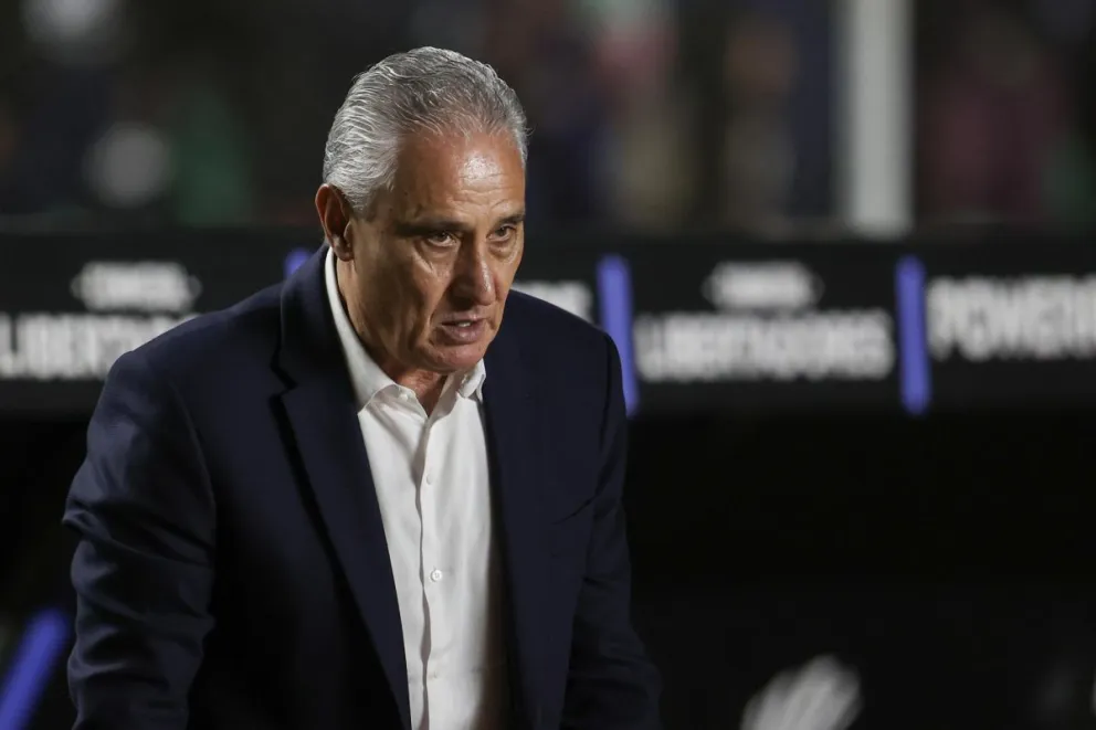 Tite en el partido que jugó Flamengo con Bolívar en La Paz. Foto: EFE.