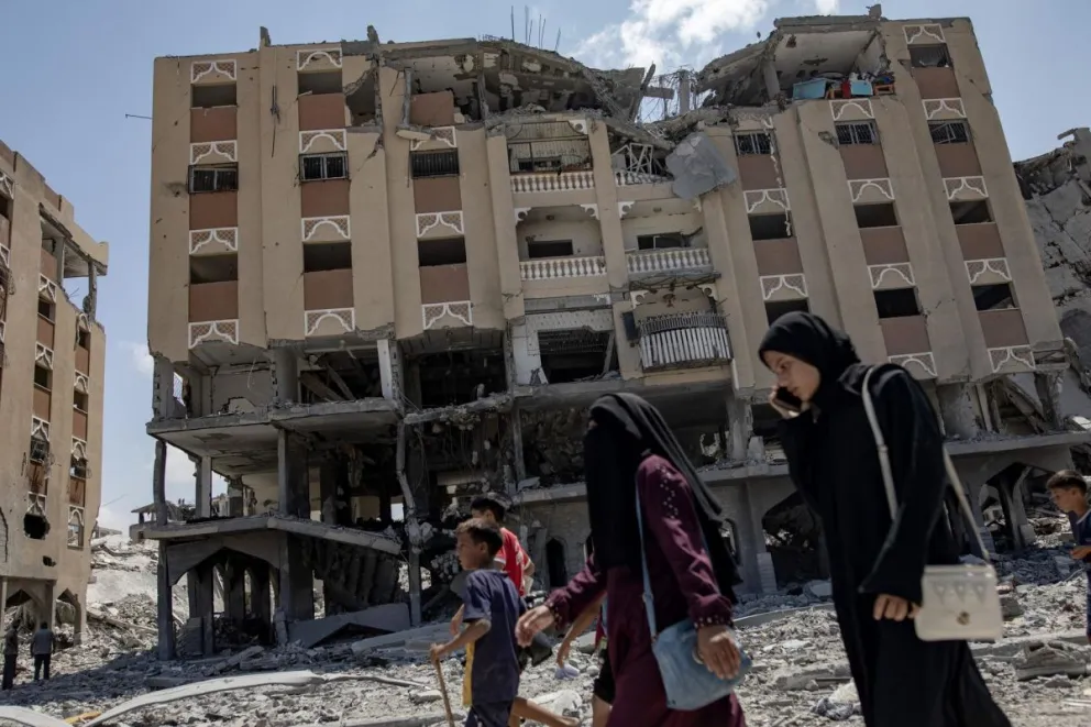 Las tropas israelíes y los milicianos de Hamás combaten en la principal ciudad del centro de la Franja de Gaza. Foto: EFE