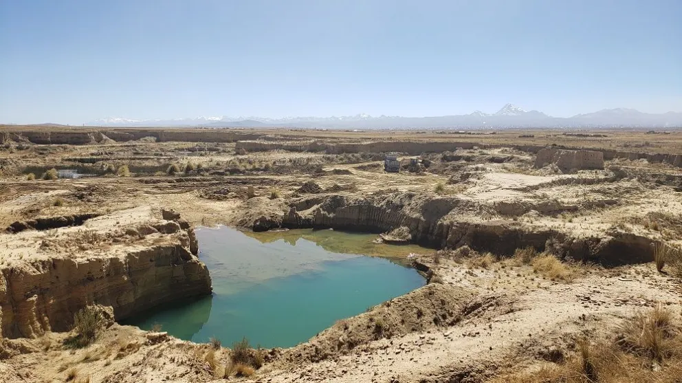 Una de las colas de mina que contamina el agua en Viacha. Foto: Carlos Quisbert.