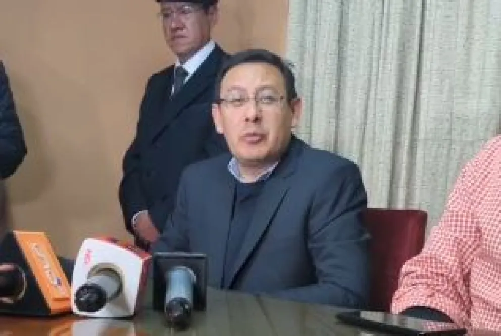 El vocero de la Compañía de Jesús, Sergio Montes, brinda conferencia de prensa. Foto: Captura