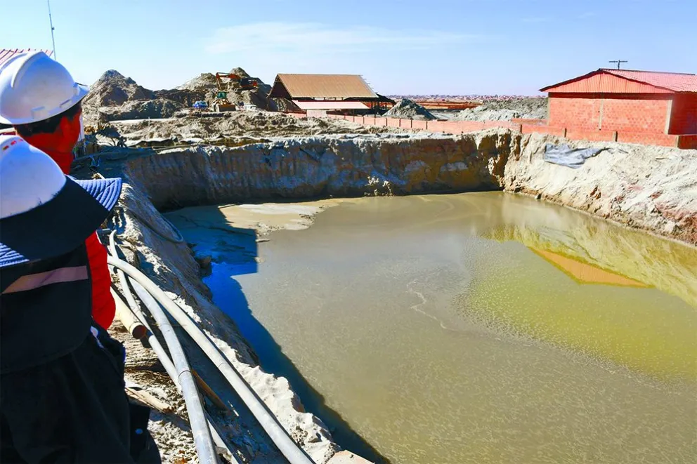 La cola de mina de la empresa Jacha Kollo, en la que se detectó la fuga de cianuro hacia un pozo de agua. Foto: GAMV