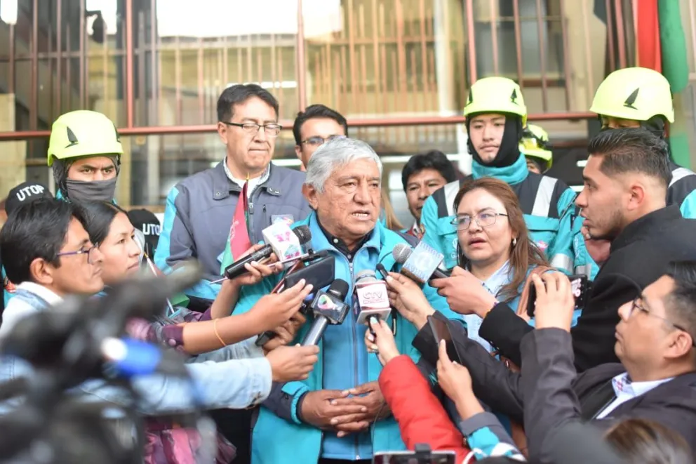 El alcalde Arias, en contacto con los medios. Foto: Alcaldía de La Paz