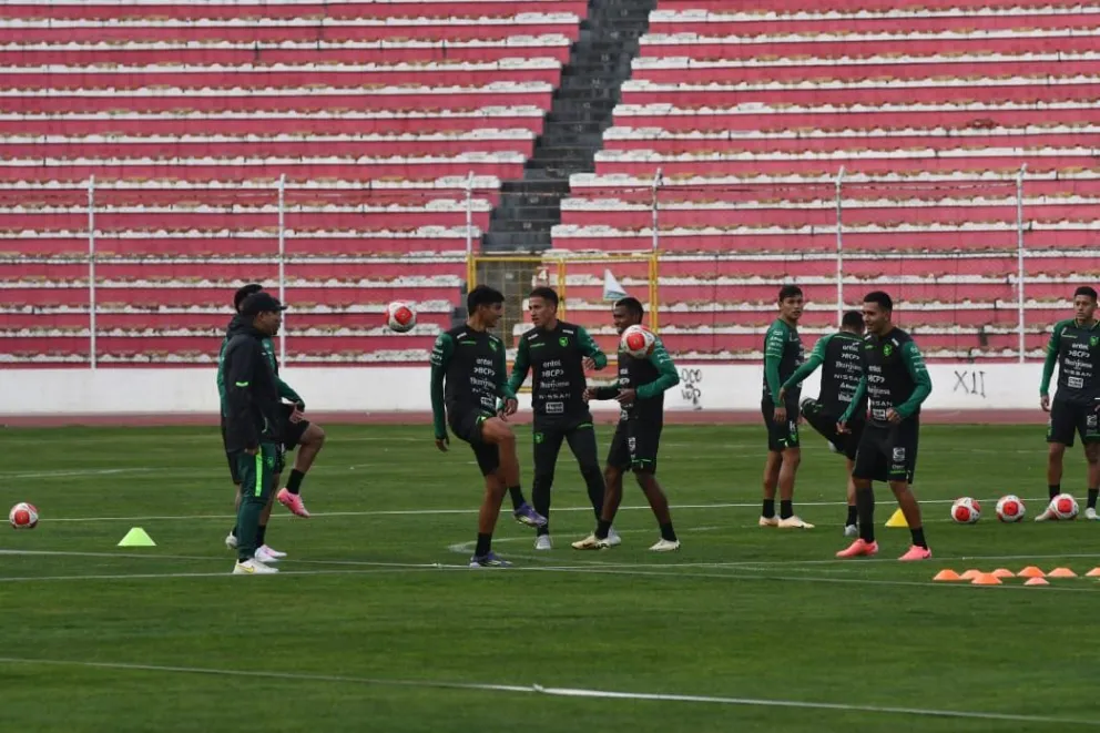 Los jugadores de la Verde durante su entrenamiento de este miércoles en el Siles. Foto: APG.