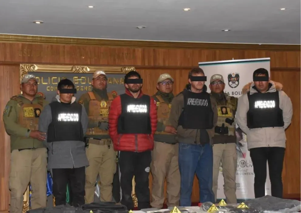 Los cuatro acusados fueron presentados por la Policía. Foto: APG