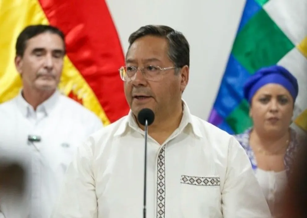 Arce, durante un anterior encuentro. Foto: Facebook del mandatario 