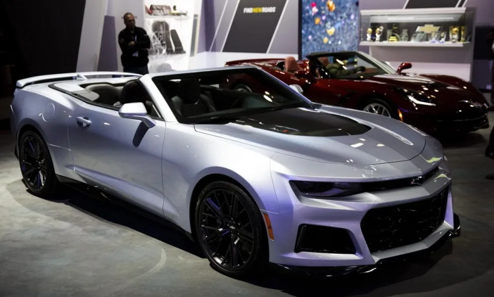 Un Chevrolet Camaro, uno de los modelos con una transmisión defectuosa. Foto: EFE