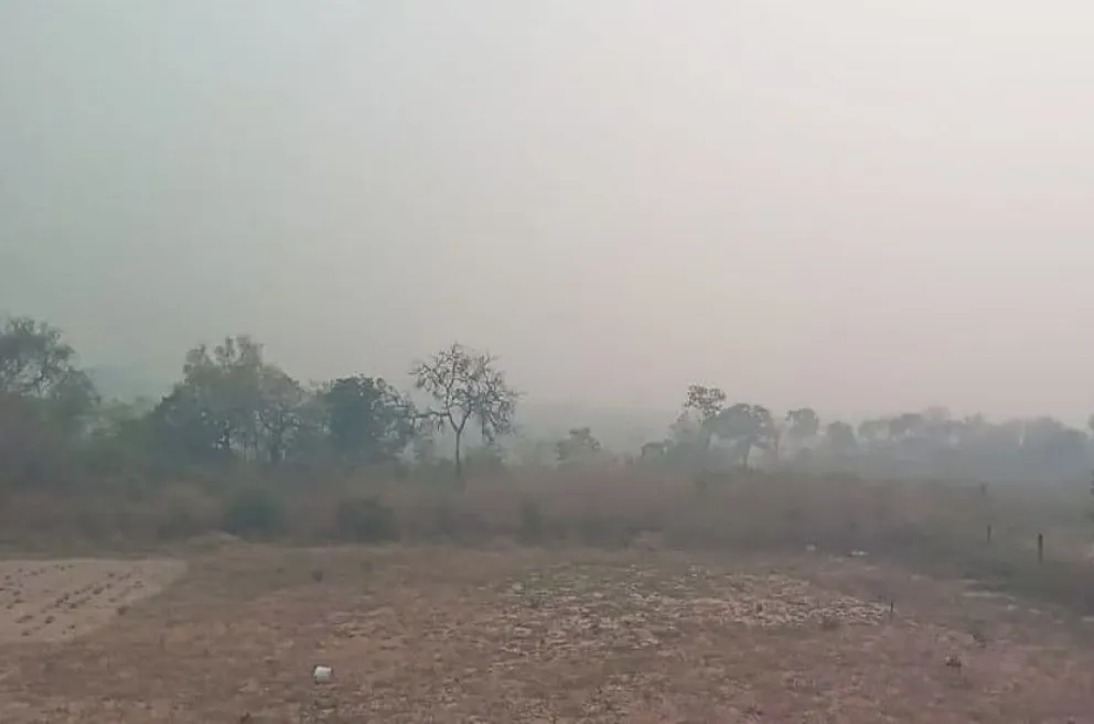 Densa humareda en el municipio de San Rafael, en el departamento de Santa Cruz. Foto: Fundación Tierra