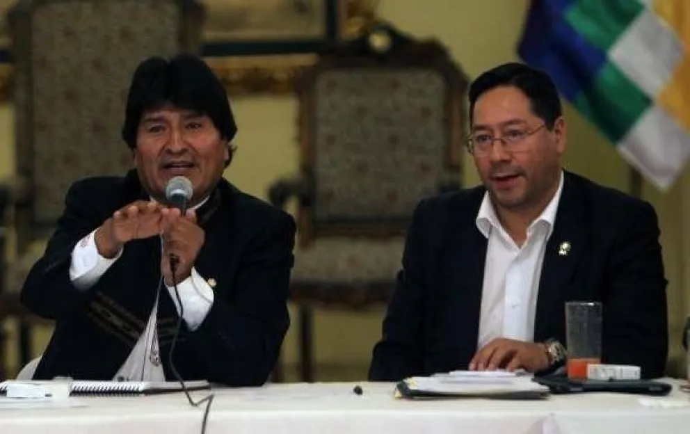 El expresidente Evo Morales y el actual mantario, Luis Arce, en un acto oficial. Foto: Ministerio de la Presidencia