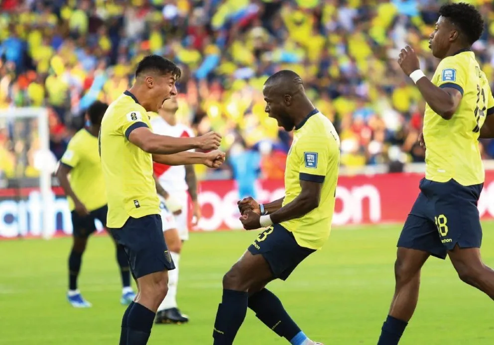 La celebración de los ecuatorianos luego de conseguir el único gol del encuentro. Foto: La Tri