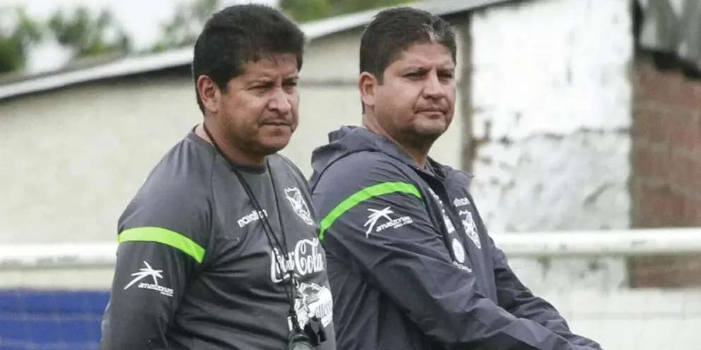 Eduardo Villegas (izq.) y su hermano Óscar trabajaron juntos en la seleción en 2019. Foto: Futbolero.com
