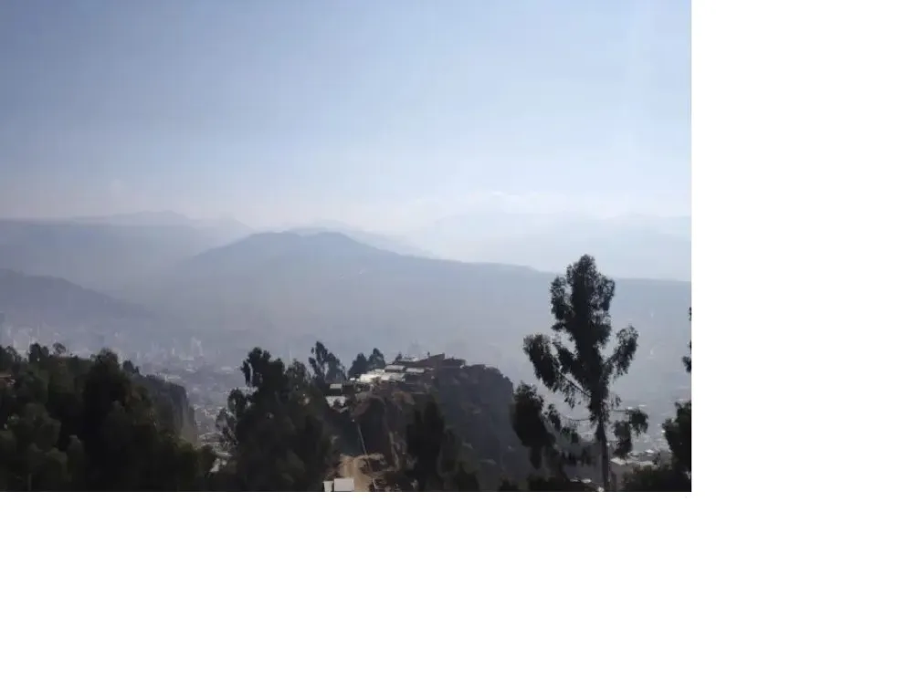 La calidad del aire empeoró en La Paz por los chaqueos. Foto ABI