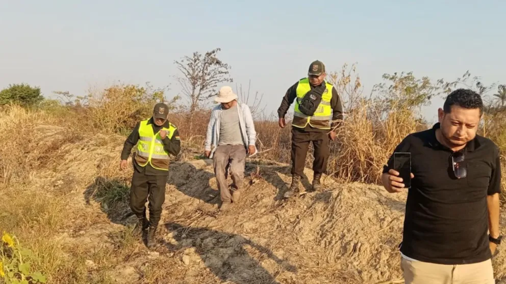 Efectivos del orden realizan tareas de campo. Foto: ABT