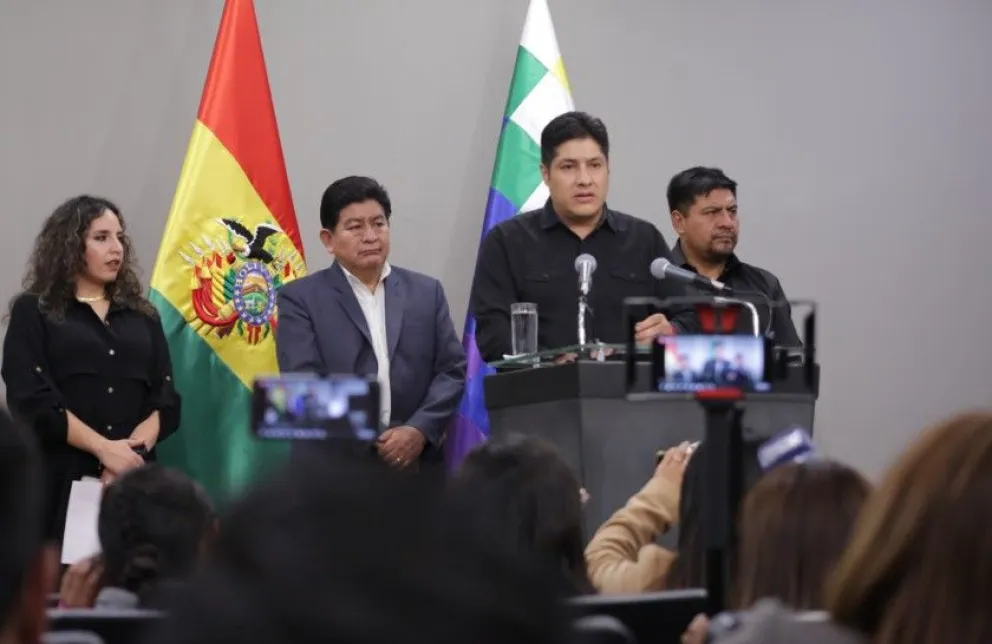 Los ministros de Estado brindan conferencia de prensa. Foto: ABI