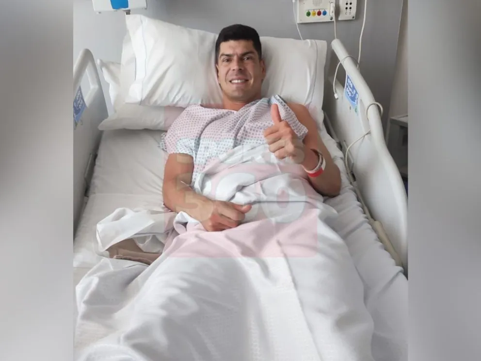Carlos Lampe en la clínica donde fue ingresado para ser operado de la rotura del talón de Aquiles. Foto: RDC Santa Cruz