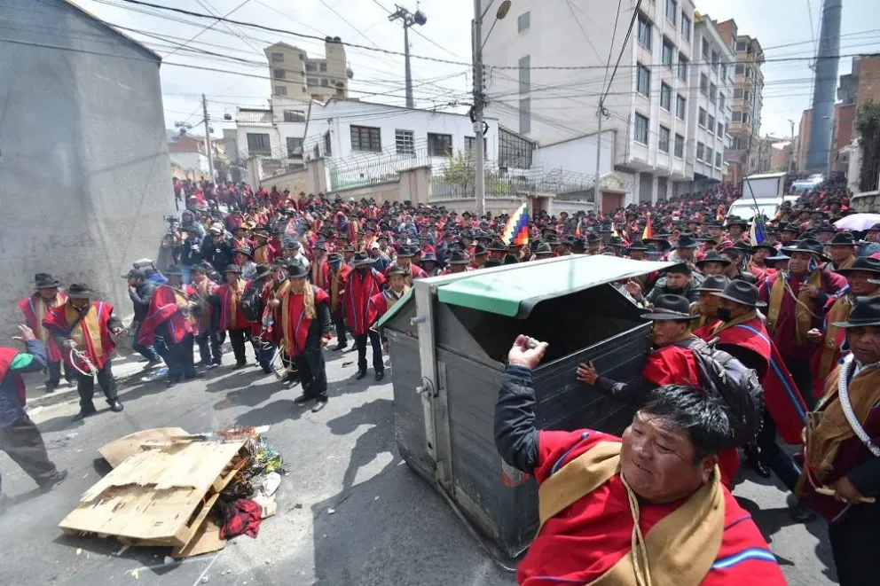 El sector de los Ponchos Rojos, de la Federación Túpac Katari, durante la movilización de la semana pasada. Foto: APG